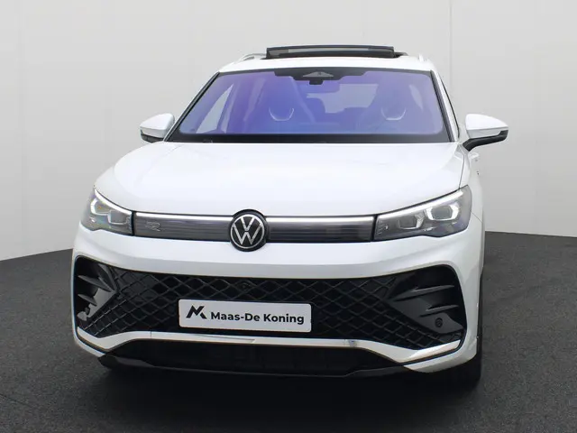 Volkswagen Tiguan 1.5 eTSI/150PK R-Line DSG 2024 Benzine 32