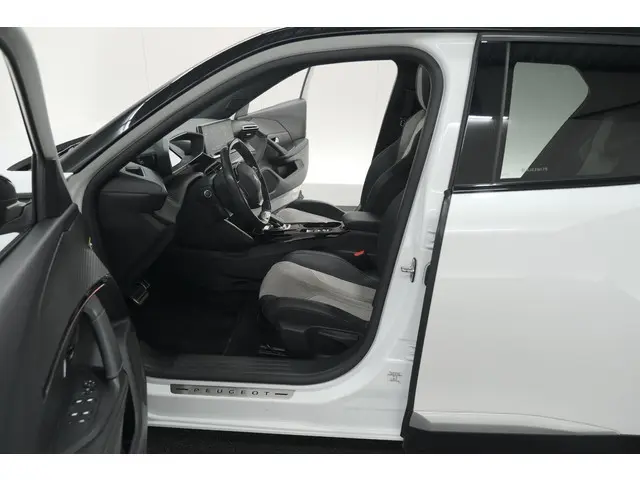 Peugeot e-2008 EV GT Pack 50 kWh 2021 Elektrisch 28