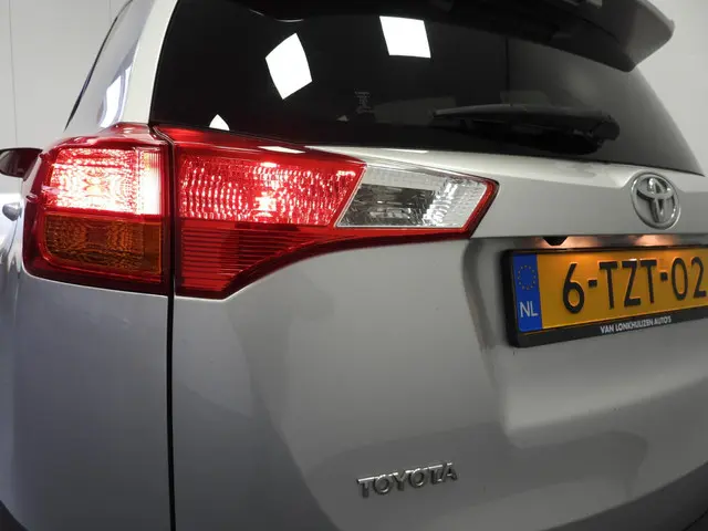 Toyota RAV4 2.0 Executive Business 4WD 2014 Benzine 28
