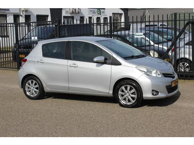 Toyota Yaris 1.0 VVT-i Aspiration, Airco! 2013 Benzine 6