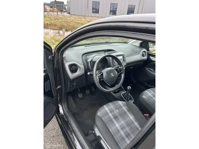 Peugeot 108 1.0 Active 2018 2018 Benzine 6
