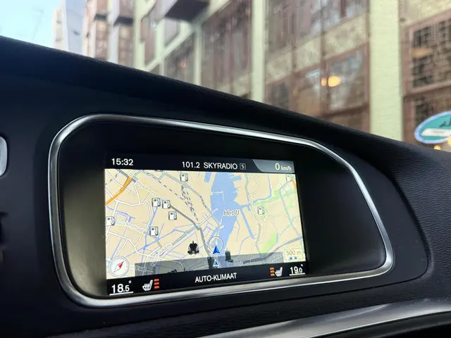 Volvo V40 2.0 T3 Nordic+ 114.000km dealer oh 2016 Benzine 18