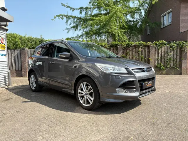 Ford Kuga 1.6 Titanium Plus 4WD 2014 Benzine 4