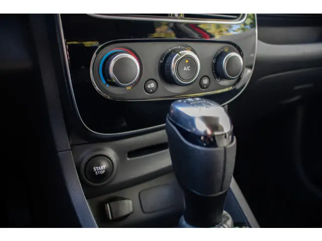 Renault Clio Estate TCe 90 Limited 2020 Benzine 26