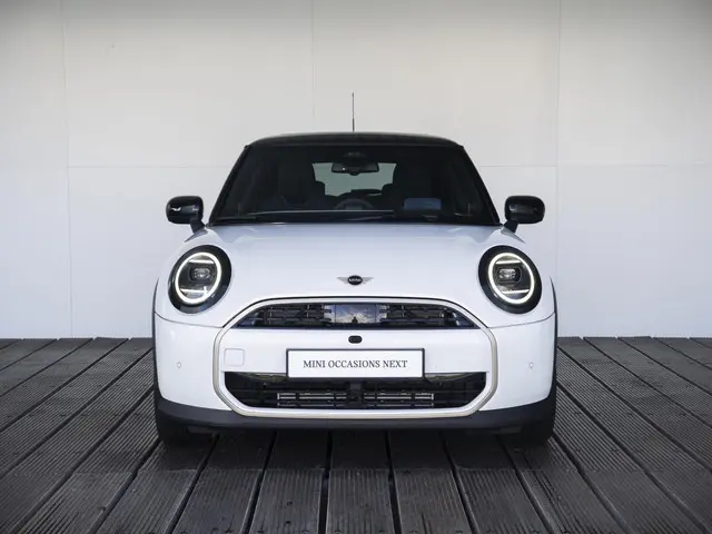 MINI 3-Deurs C 2024 Benzine 3