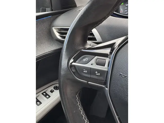 Peugeot 5008 1.2 PureTech Allure 2017 Benzine 18