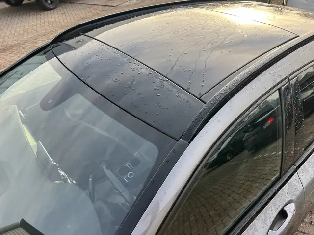 Mercedes-Benz GLA 200 Edition 1 2014 Benzine 17