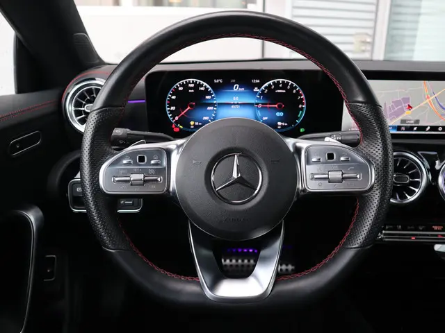 Mercedes-Benz CLA 250 e AMG Line 2023 Hybride Benzine 13