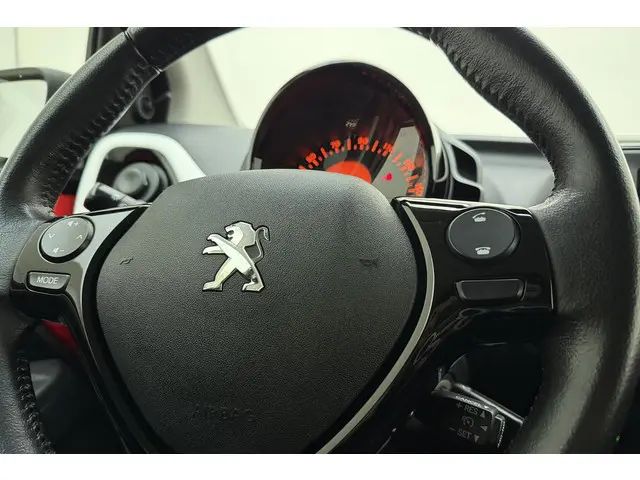 Peugeot 108 1.0 e-VTi Envy 2016 Benzine 16