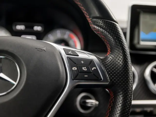 Mercedes-Benz A-Klasse 180 AMG Sport 2015 Benzine 20