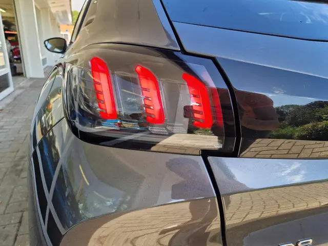 Peugeot 208 1.2 PureTech Blue Lease Allure 2020 Benzine 6