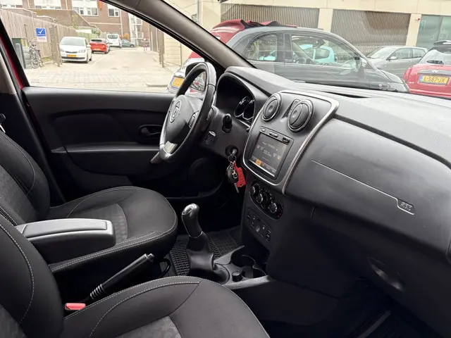 Dacia Logan MCV 0.9 TCe Prestige 2015 Benzine 8