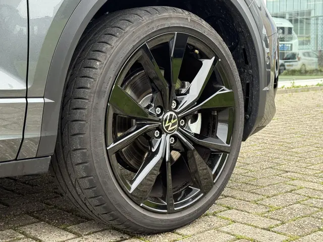 Volkswagen T-Roc 1.5 TSI R-Line Edition 2025 Benzine 6