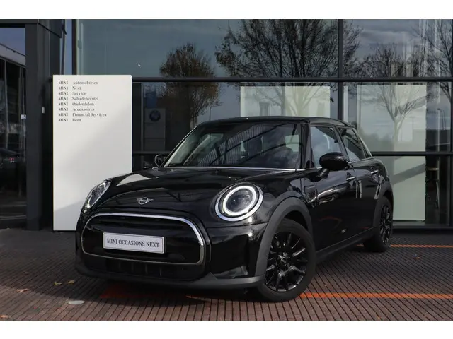 MINI 5-Deurs One Essential 2021 Benzine 16