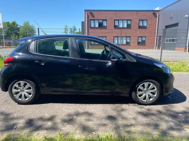 Peugeot 208 1.2 PureTech Blue Lion | NAP | Airco 2018 Benzine 2