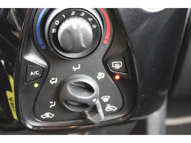 Toyota Aygo 1.0 VVT-i x-joy 2020 Benzine 20