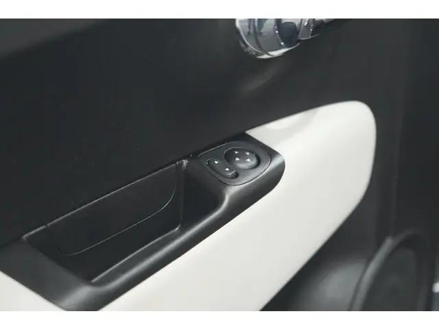 Fiat 500 1.0 Hybrid Dolcevita 2022 Benzine 25