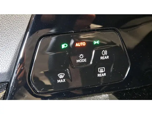 Volkswagen Golf 1.5 eTSI R-Line 2022 Benzine 29