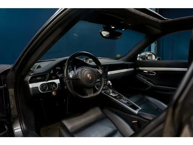 Porsche 911 3.8 Carrera S 2013 Benzine 12