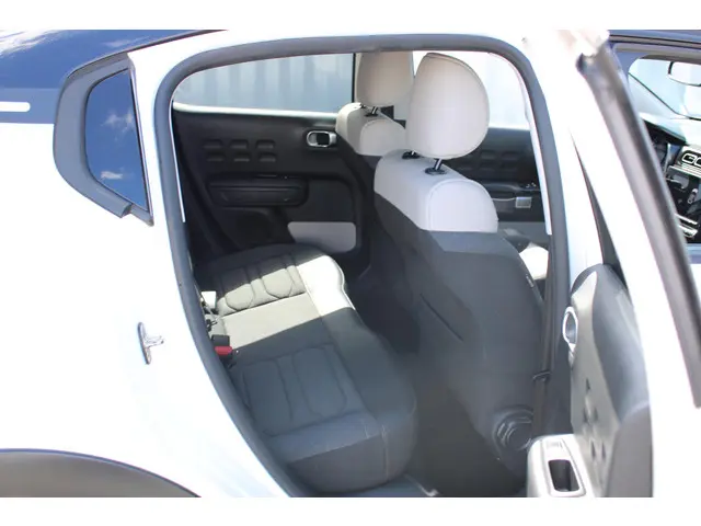 Citroën C3 1.2 PT AUTOMAAT 110 SHINE 2021 Benzine 9
