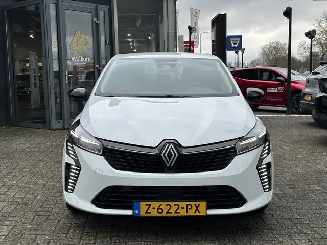 Renault Clio TCe 90 Evolution 2024 Benzine 28