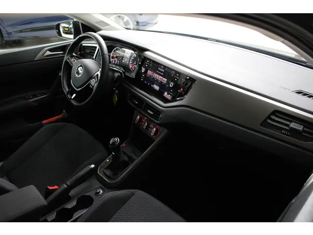 Volkswagen Polo 1.0 TSI Comfortline 2021 Benzine 6