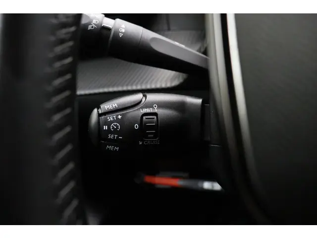 Peugeot 208 1.2 PureTech Allure 2021 Benzine 27