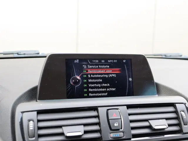 BMW 1 Serie 116i Business navi LM 4-deurs 2015 Benzine 14