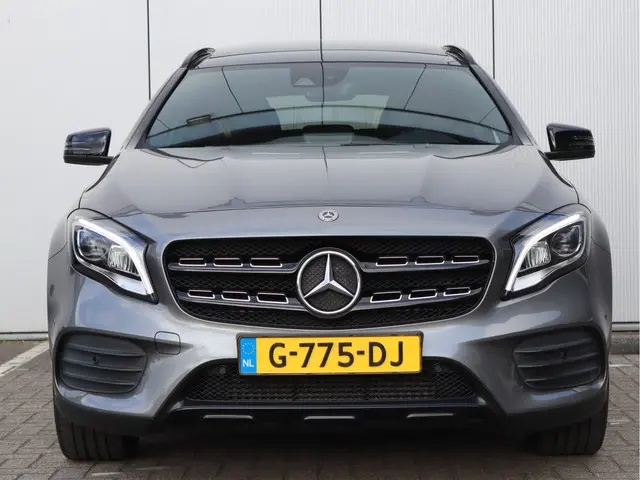 Mercedes-Benz GLA 180 AMG 2019 Benzine 6