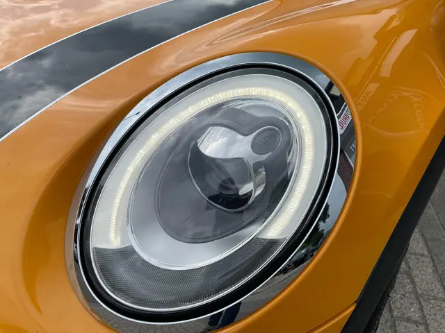 MINI Cooper Mini 1.5 Chili Serious Business 2015 Benzine 8