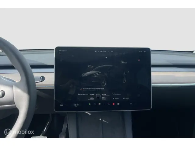 Tesla Model Y RWD 58 kWh 2023 Elektrisch 11
