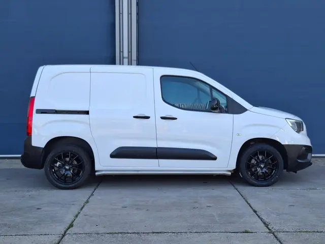 Opel Combo 1.5D L1H1 Edition 2022 Diesel 4