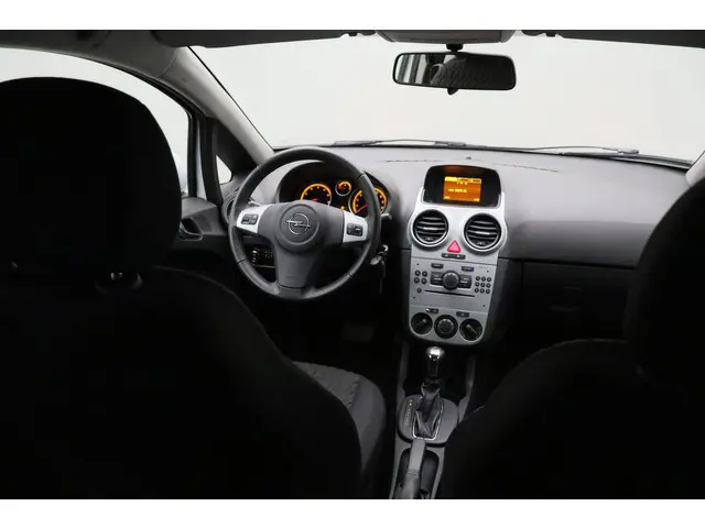 Opel Corsa 1.4-16V Design Edition 2013 Benzine 18
