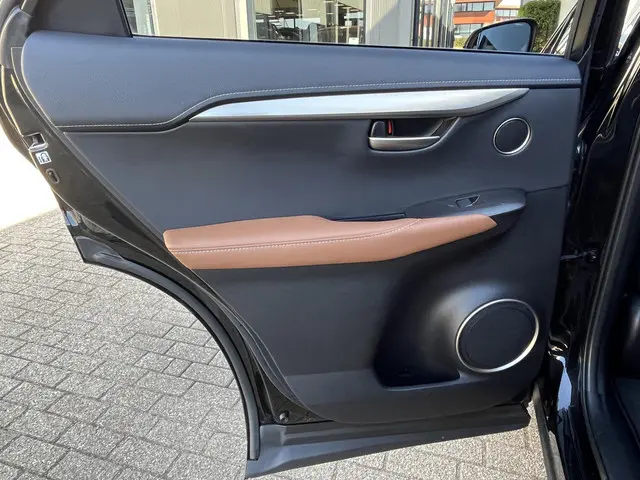 Lexus NX 300h AWD Luxury Line 2015 Hybride Benzine 16