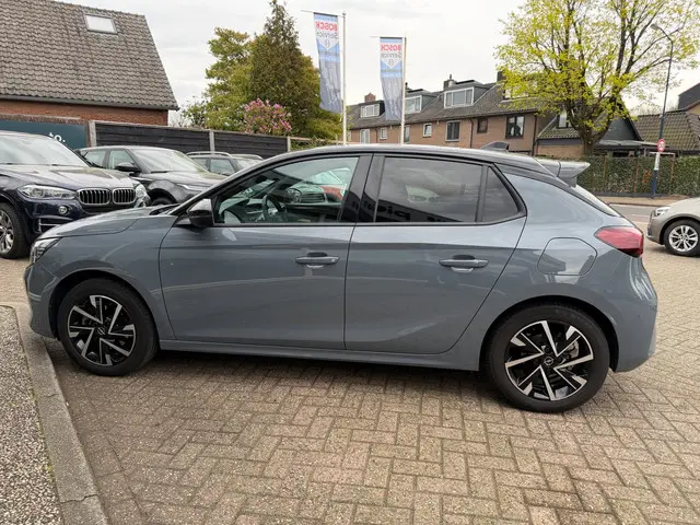 Opel Corsa 1.2 GS Line 2024 Benzine 32