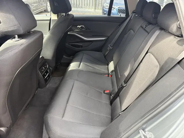 BMW 3 Serie Touring 330e 2024 Hybride Benzine 6
