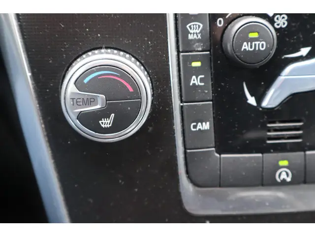 Volvo XC60 2.0 D3 FWD R-Design 2016 Diesel 32