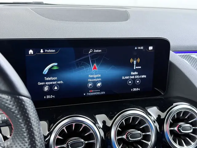 Mercedes-Benz GLA 180 AMG line 2021 Benzine 27