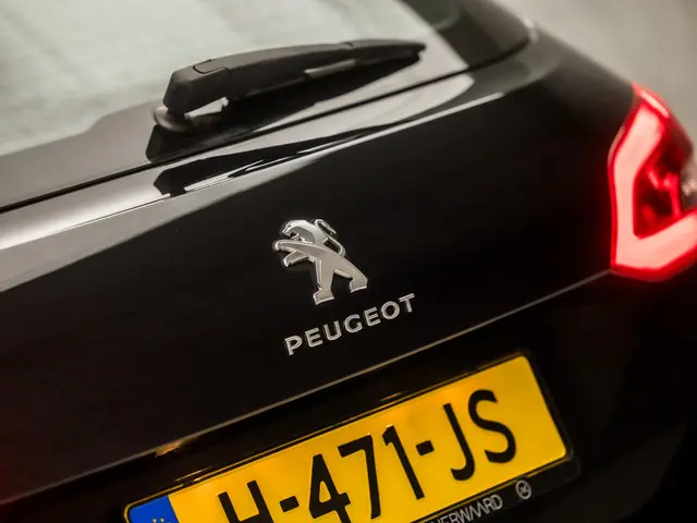 Peugeot 308 SW 1.2 PureTech Sport 2020 Benzine 28