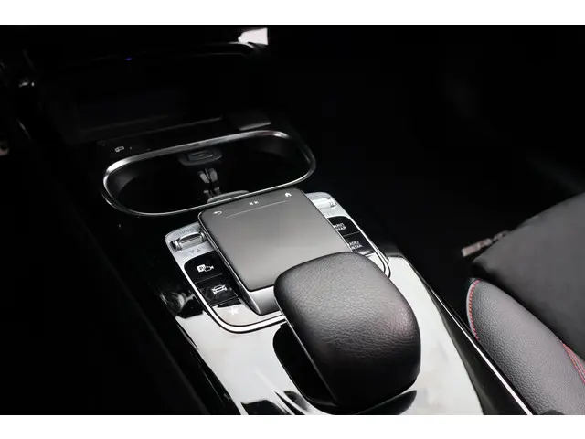 Mercedes-Benz A-Klasse 250 Premium Plus 2018 Benzine 32