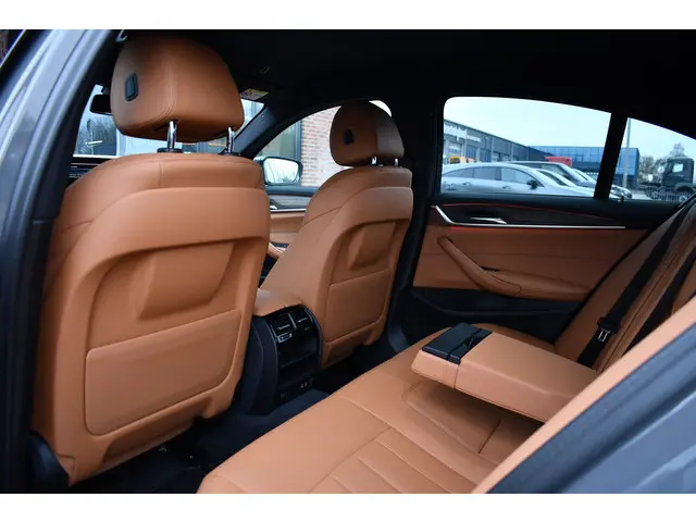 BMW 5 Serie 545e xDrive M-Sport 2022 Hybride Benzine 74