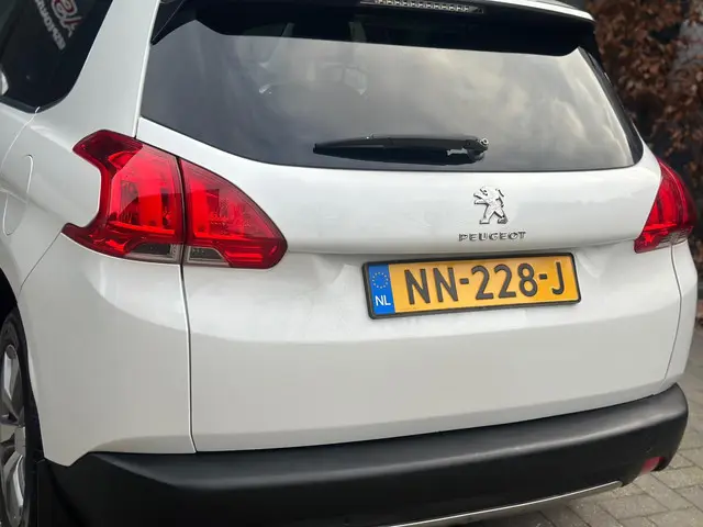 Peugeot 2008 1.2 PureTech Pano - Cruise - Navi 2014 Benzine 11