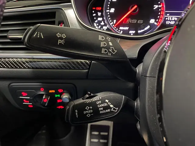 Audi RS6 Avant RS6 quattro perfomance 2016 Benzine 28