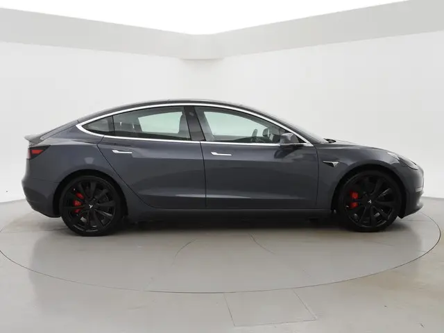 Tesla Model 3 PERFORMANCE 463 PK AWD *BTW* 2019 Elektrisch 30