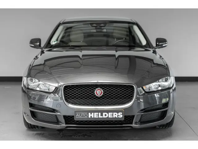 Jaguar XE 2.0 D Pure Leder Panorama 2018 Diesel 6