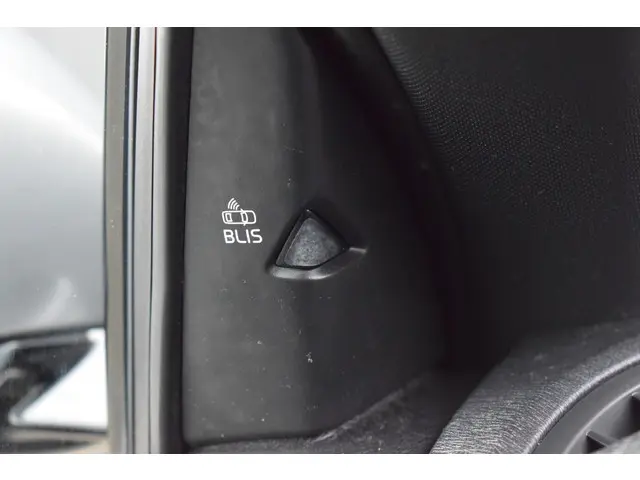 Volvo V40 2.5 T5 255pk Automaat R-Design 2013 Benzine 29