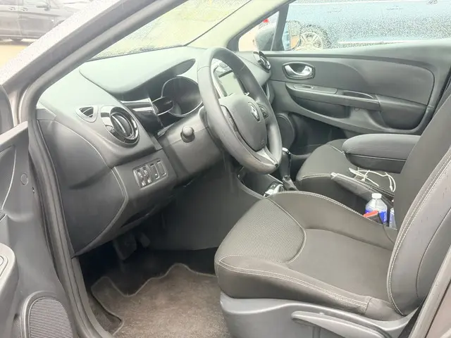 Renault Clio 1.2 Expression 2015 Benzine 10