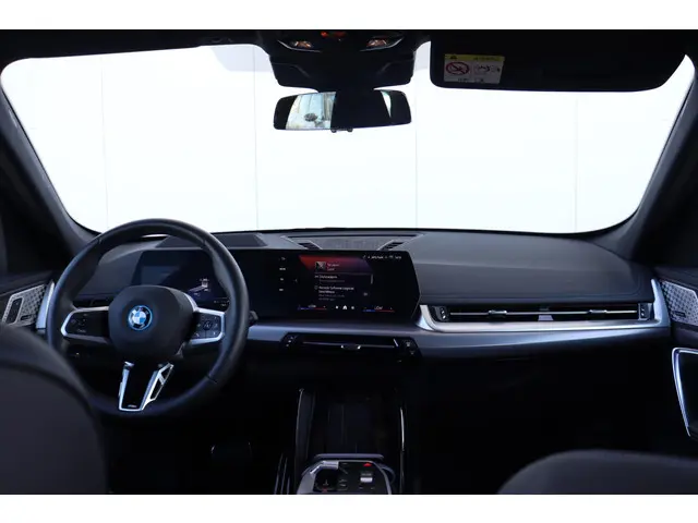 BMW iX1 xDrive30 67 kWh 2024 Elektrisch 15