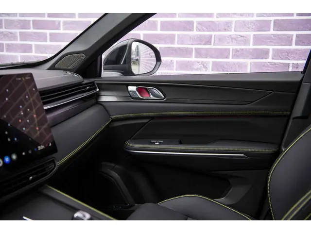 Lynk & Co 01 1.5 More 2025 Hybride Benzine 30