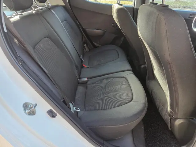 Hyundai i10 1.0i i-Motion Comfort Plus 2019 Benzine 18